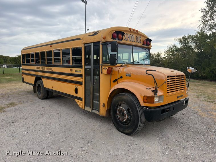 image for item FK5144 2001 International 3800 school bus