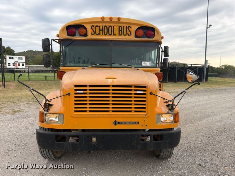 image for item FK5144 2001 International 3800 school bus