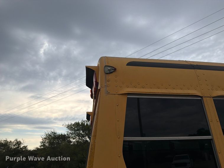 image for item FK5144 2001 International 3800 school bus