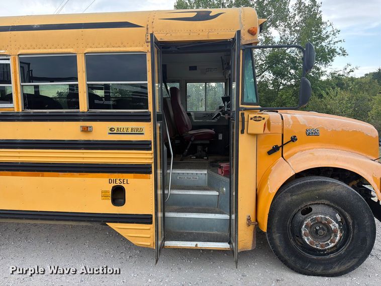 image for item FK5144 2001 International 3800 school bus