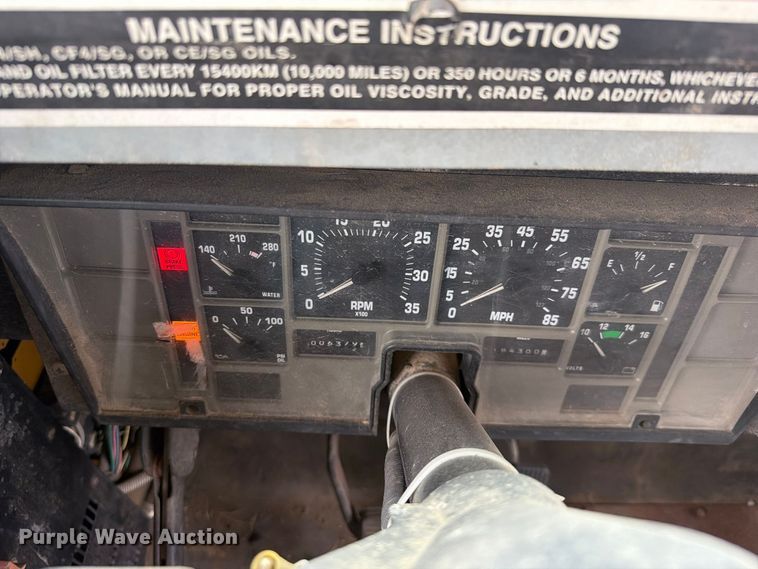 image for item FK5144 2001 International 3800 school bus