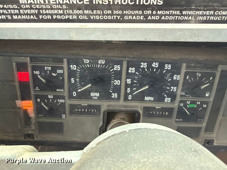 image for item FK5144 2001 International 3800 school bus