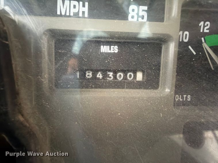 image for item FK5144 2001 International 3800 school bus
