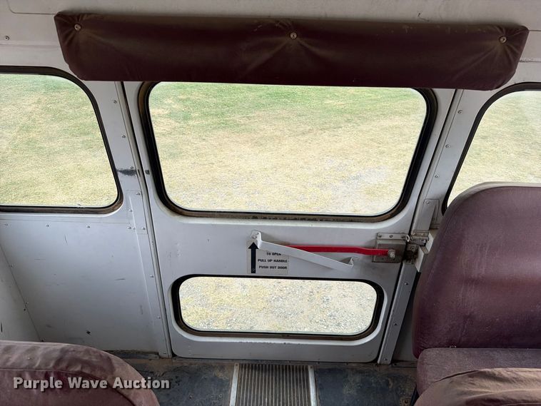 image for item FK5144 2001 International 3800 school bus
