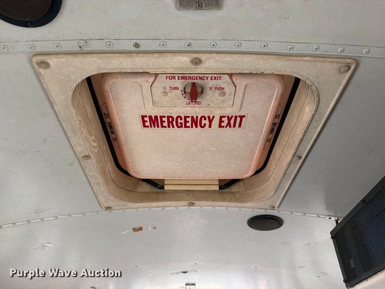 image for item FK5144 2001 International 3800 school bus