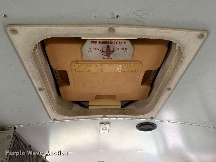 image for item FK5144 2001 International 3800 school bus