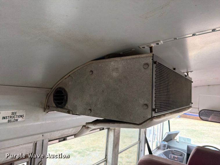 image for item FK5144 2001 International 3800 school bus
