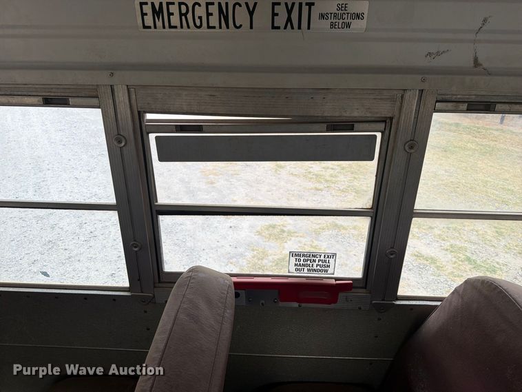 image for item FK5144 2001 International 3800 school bus