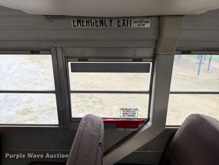 image for item FK5144 2001 International 3800 school bus