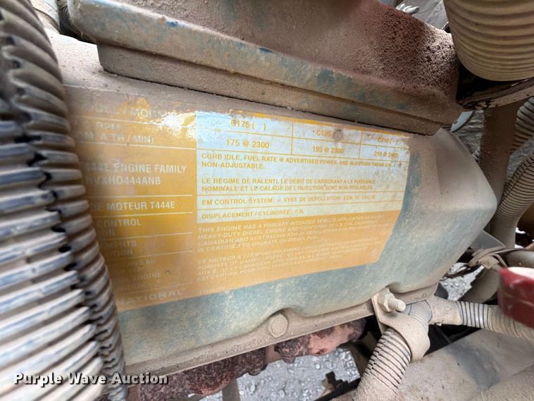 image for item FK5144 2001 International 3800 school bus