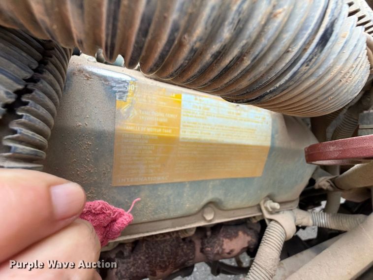 image for item FK5144 2001 International 3800 school bus