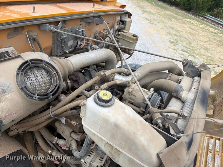 image for item FK5144 2001 International 3800 school bus