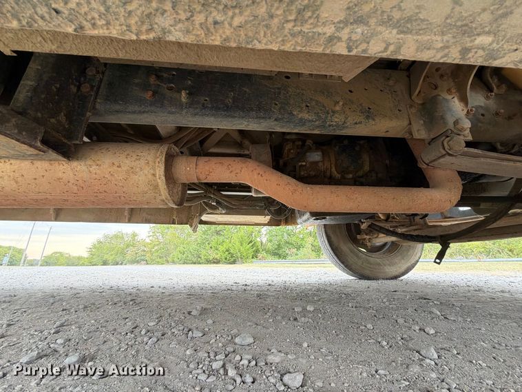 image for item FK5144 2001 International 3800 school bus