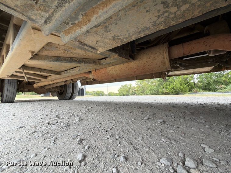 image for item FK5144 2001 International 3800 school bus