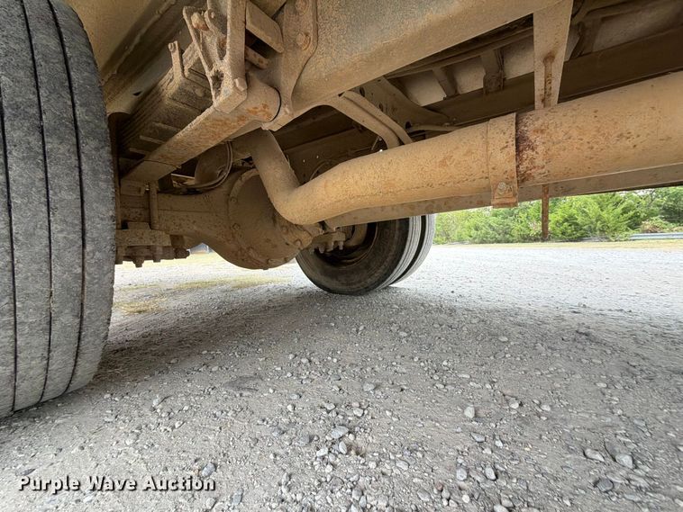 image for item FK5144 2001 International 3800 school bus