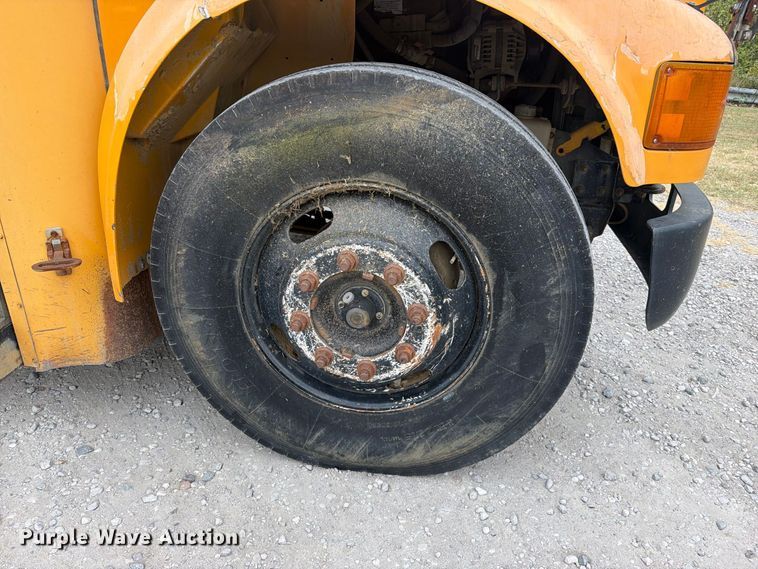 image for item FK5144 2001 International 3800 school bus