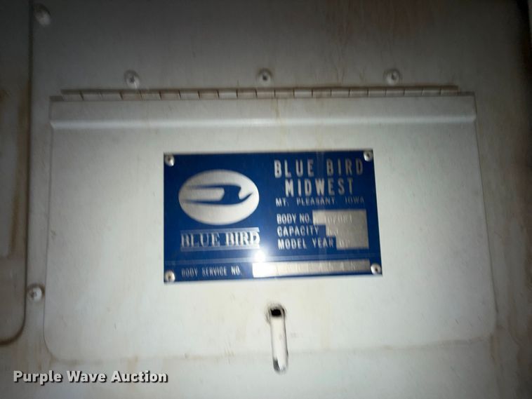 image for item FK5144 2001 International 3800 school bus