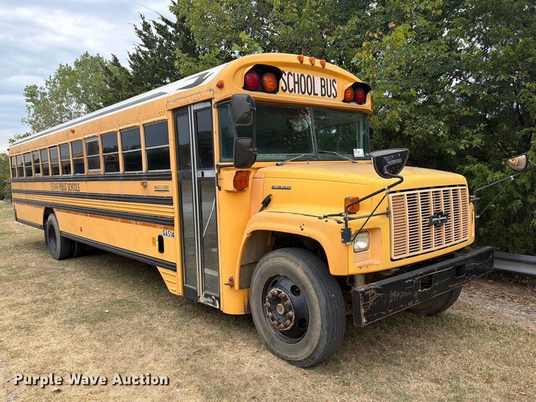 2002 Chevrolet B7 school bus