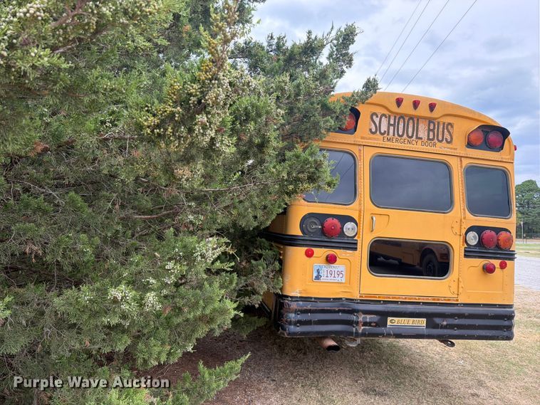 image for item FK5145 2002 Chevrolet B7 school bus
