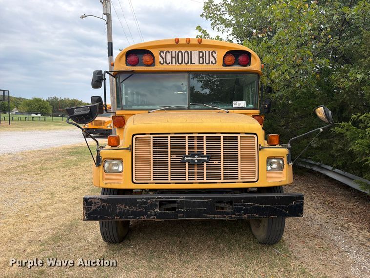 image for item FK5145 2002 Chevrolet B7 school bus