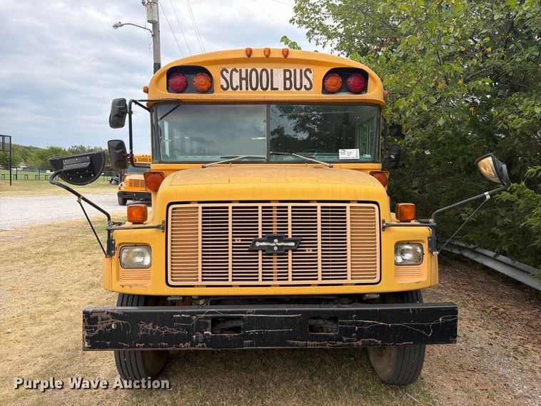 image for item FK5145 2002 Chevrolet B7 school bus