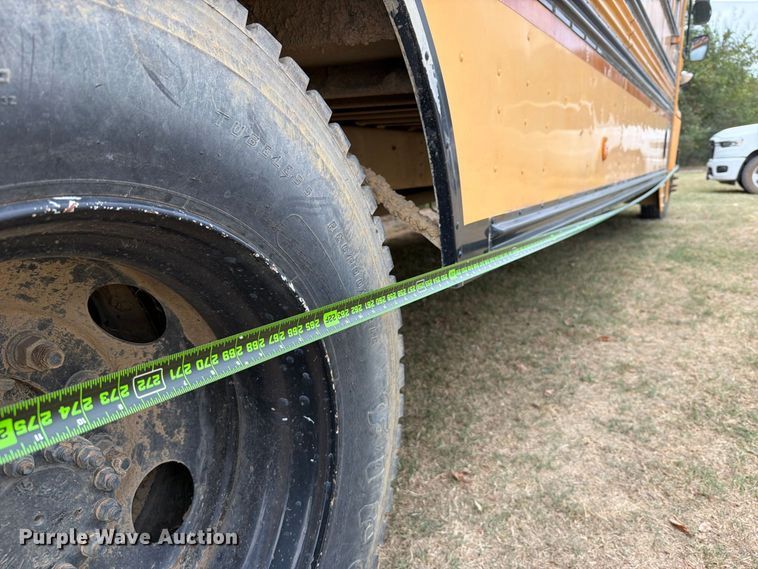 image for item FK5145 2002 Chevrolet B7 school bus