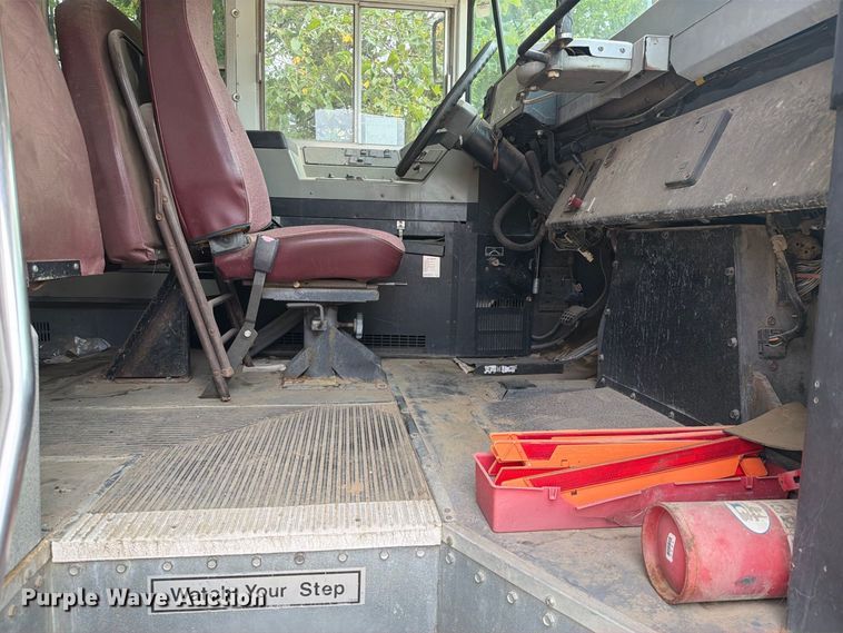 image for item FK5145 2002 Chevrolet B7 school bus