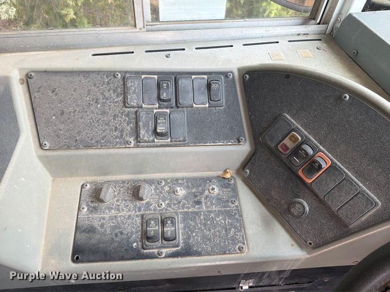 image for item FK5145 2002 Chevrolet B7 school bus