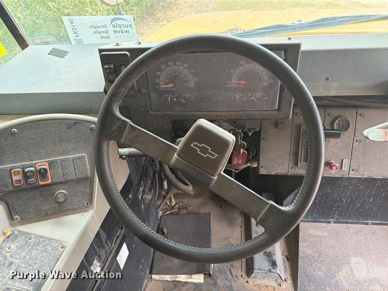 image for item FK5145 2002 Chevrolet B7 school bus