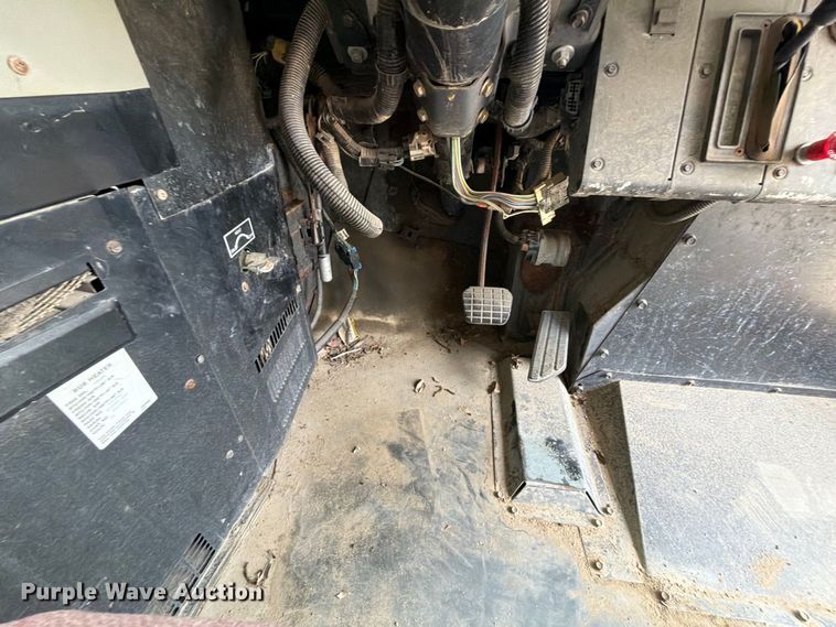 image for item FK5145 2002 Chevrolet B7 school bus