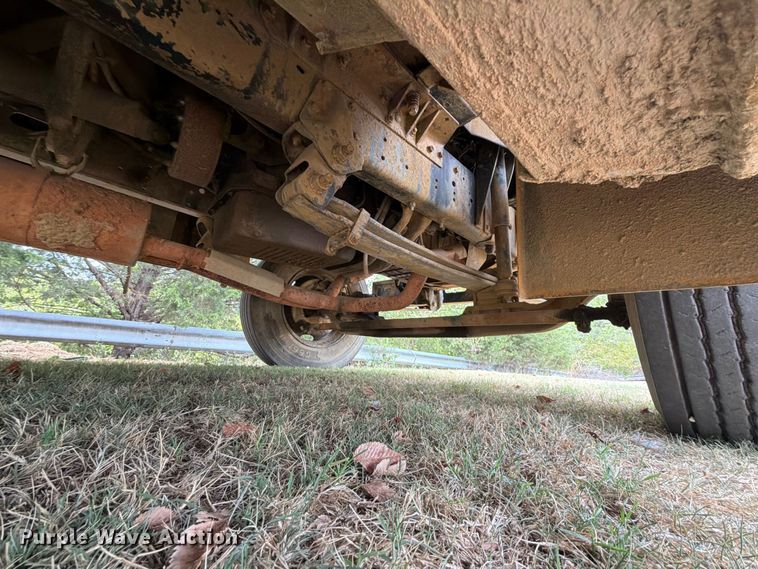 image for item FK5145 2002 Chevrolet B7 school bus