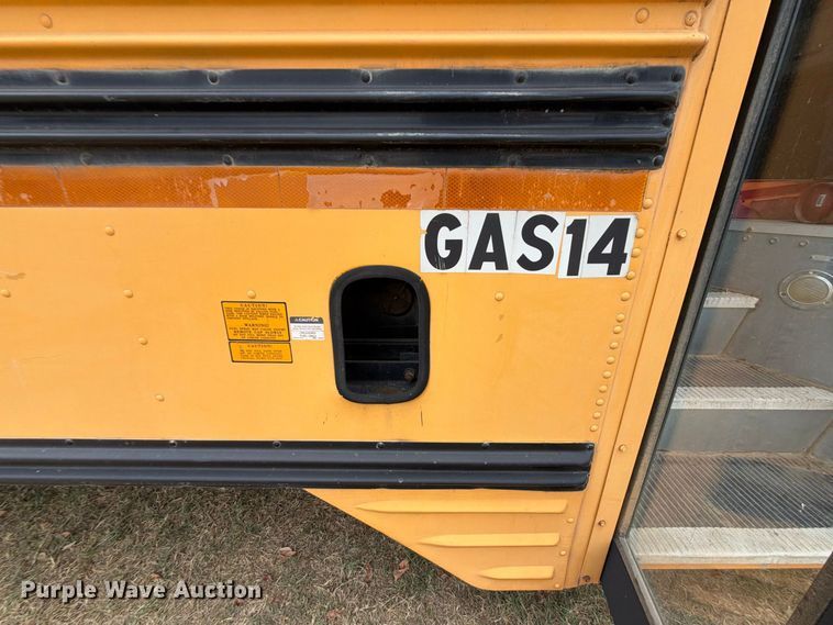 image for item FK5145 2002 Chevrolet B7 school bus