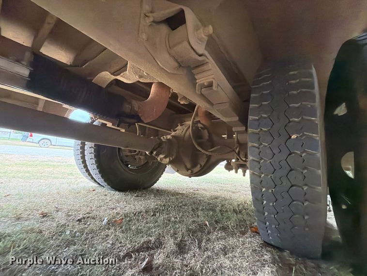 image for item FK5145 2002 Chevrolet B7 school bus