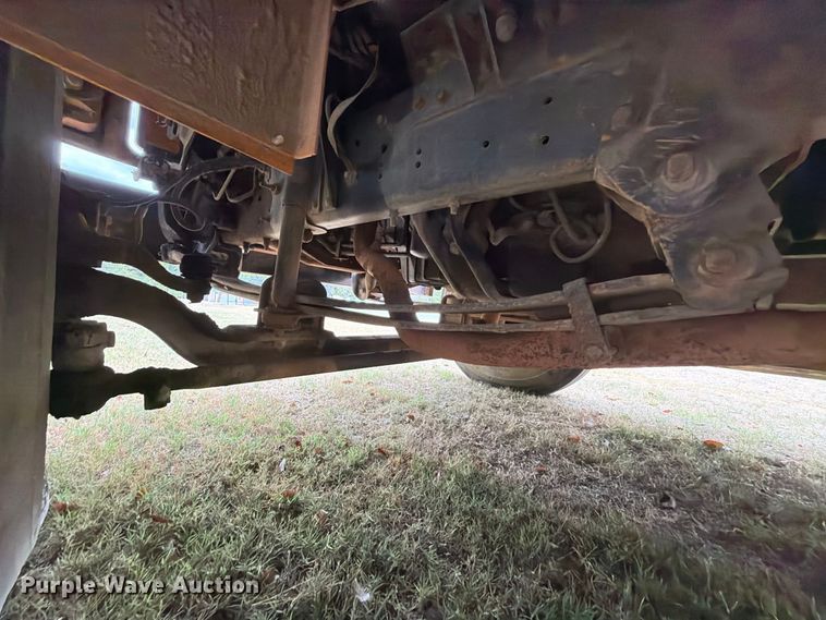 image for item FK5145 2002 Chevrolet B7 school bus