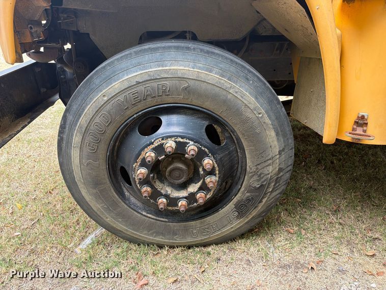 image for item FK5145 2002 Chevrolet B7 school bus