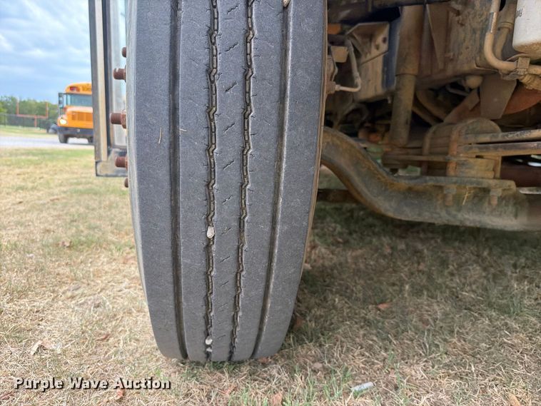 image for item FK5145 2002 Chevrolet B7 school bus