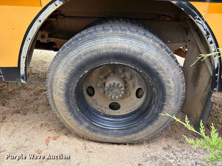 image for item FK5145 2002 Chevrolet B7 school bus