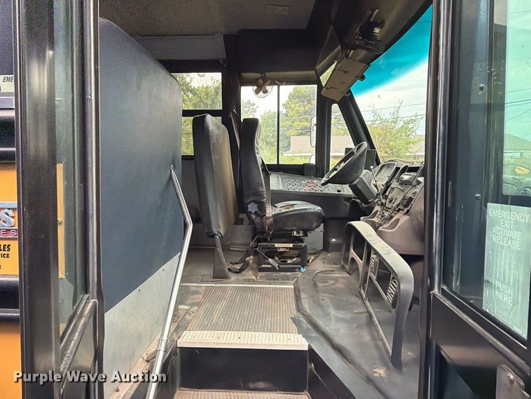 image for item FK5146 2009 Freightliner B2 school bus