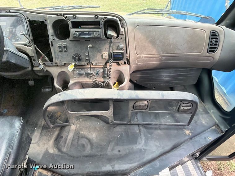 image for item FK5146 2009 Freightliner B2 school bus