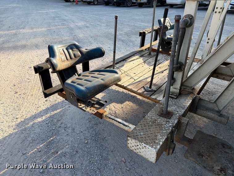 image for item FN2046 2013 Peterbilt 320 paint striper truck