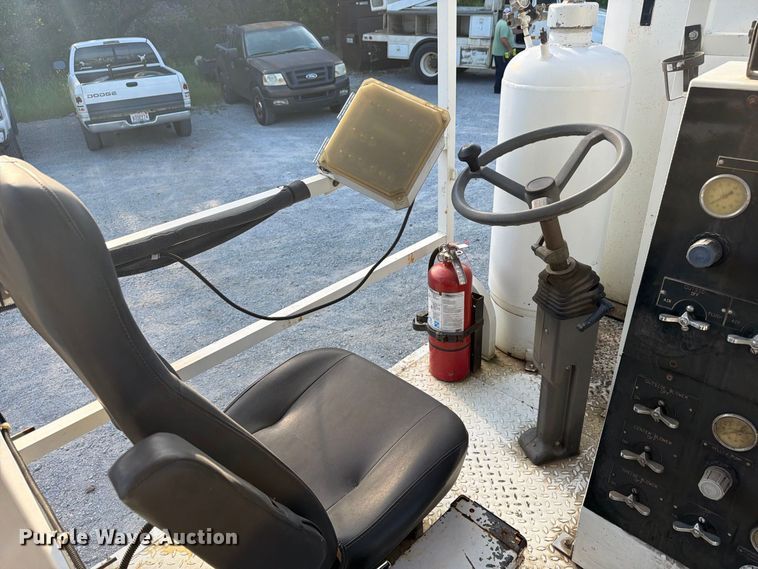 image for item FN2046 2013 Peterbilt 320 paint striper truck