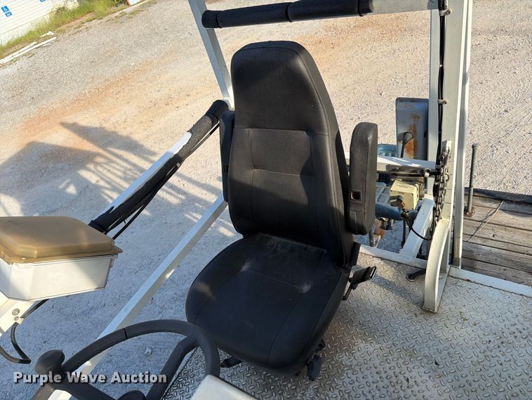 image for item FN2046 2013 Peterbilt 320 paint striper truck
