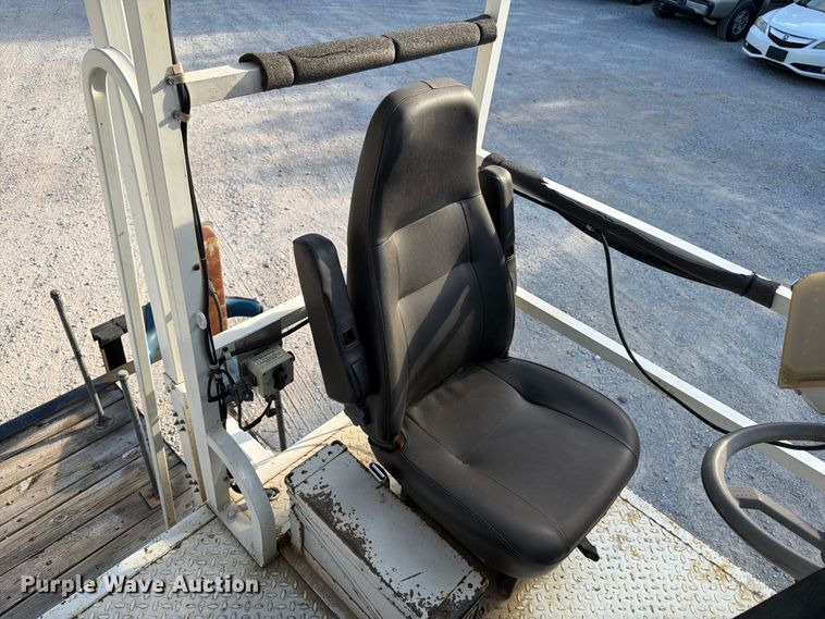 image for item FN2046 2013 Peterbilt 320 paint striper truck