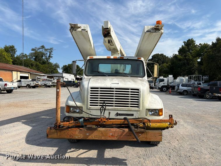 image for item FN2047 1999 International 4700 bucket truck