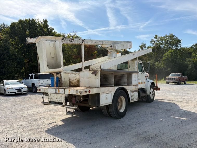 image for item FN2047 1999 International 4700 bucket truck