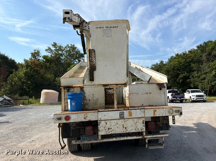 image for item FN2047 1999 International 4700 bucket truck