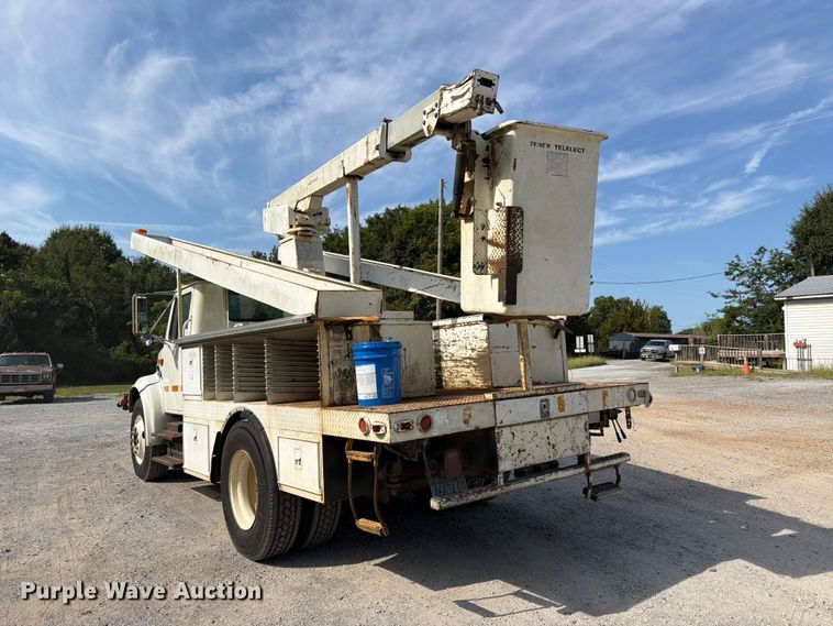 image for item FN2047 1999 International 4700 bucket truck