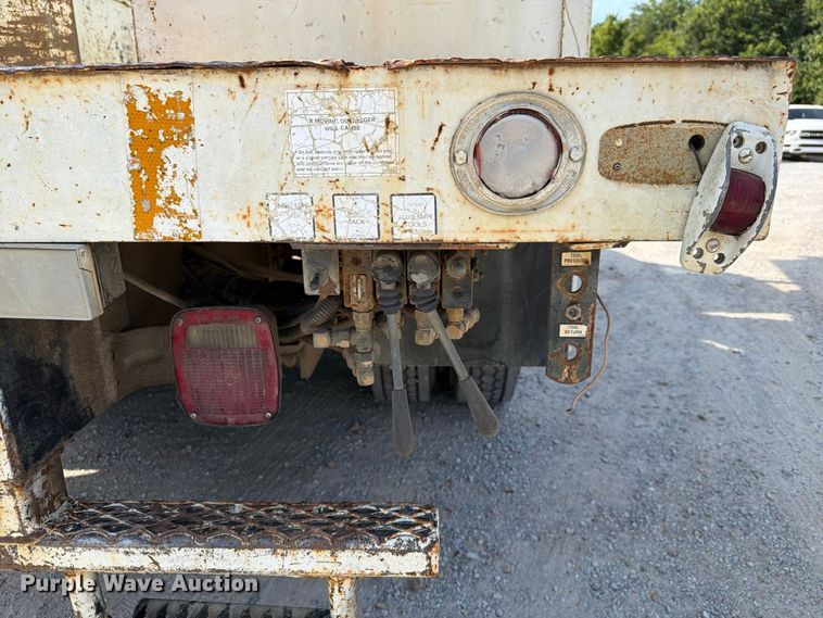 image for item FN2047 1999 International 4700 bucket truck