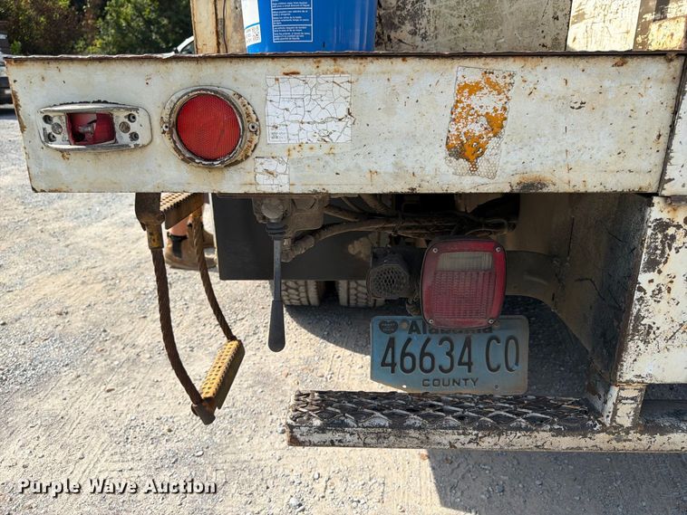image for item FN2047 1999 International 4700 bucket truck