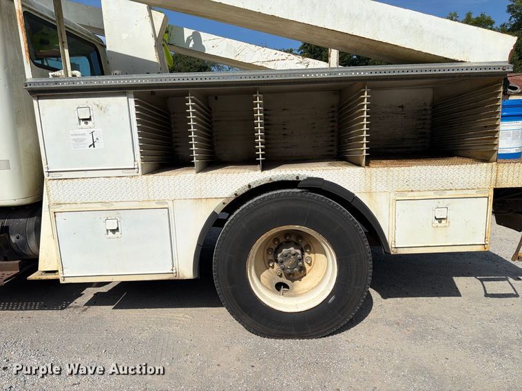 image for item FN2047 1999 International 4700 bucket truck